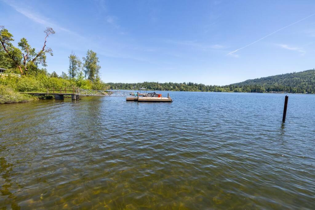 Kelly'S Sunset Lake Retreat Shawnigan Lake Ngoại thất bức ảnh