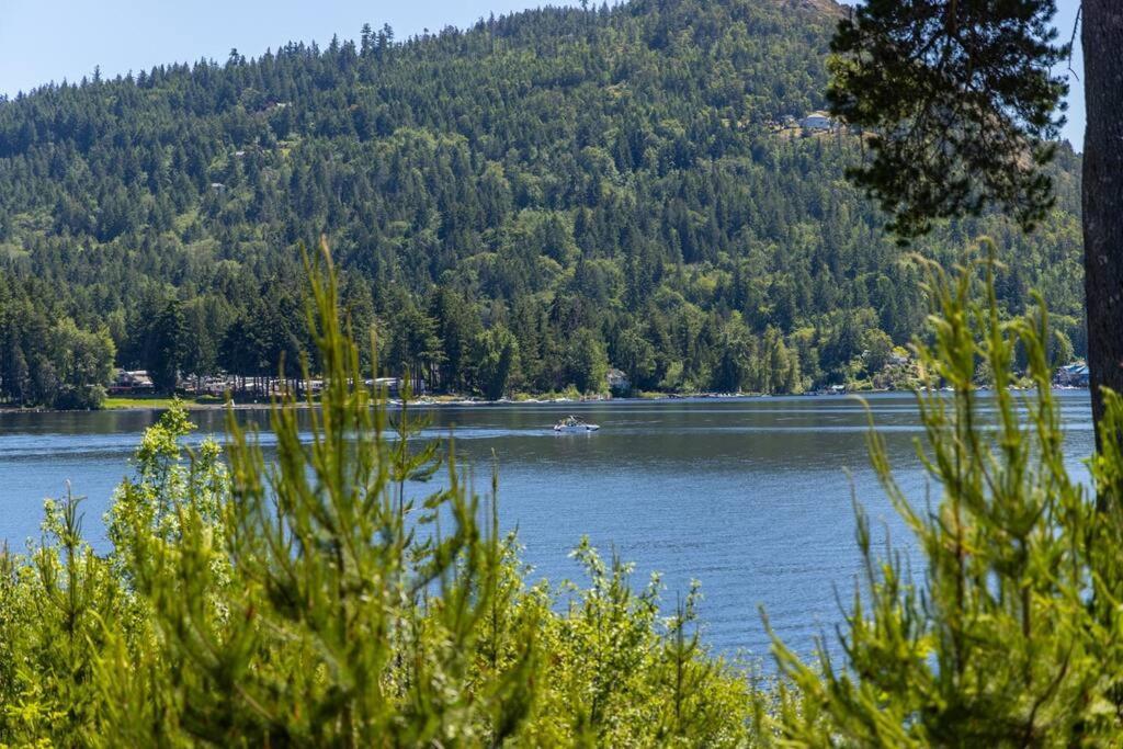 Kelly'S Sunset Lake Retreat Shawnigan Lake Ngoại thất bức ảnh
