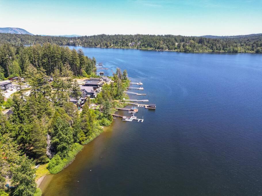 Kelly'S Sunset Lake Retreat Shawnigan Lake Ngoại thất bức ảnh